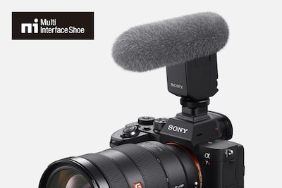 External mic attached to the α7R IV